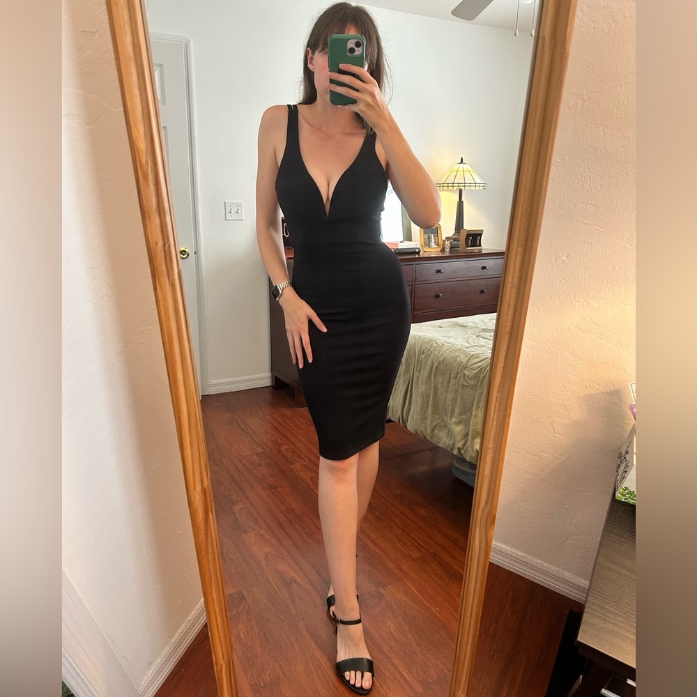 Lulu's Chic Black Midi Dress